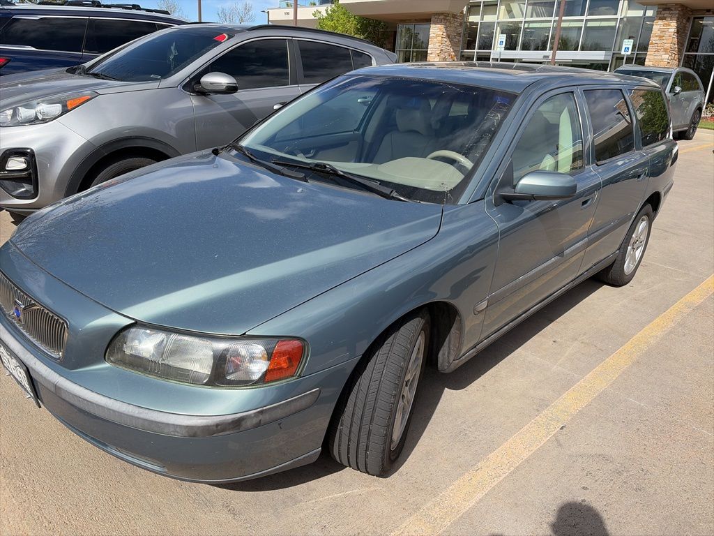 Gray (Platinum Green Metallic) 2004 Volvo V70 2.4 Wagon Front-Wheel Drive 5-Speed Automatic