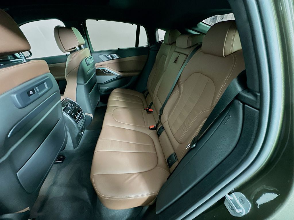 Thumbnail: 2021 BMW X6 - 25