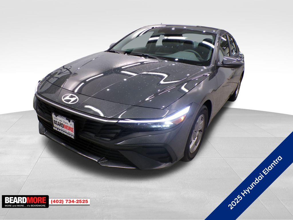 2025 Hyundai Elantra SE FWD