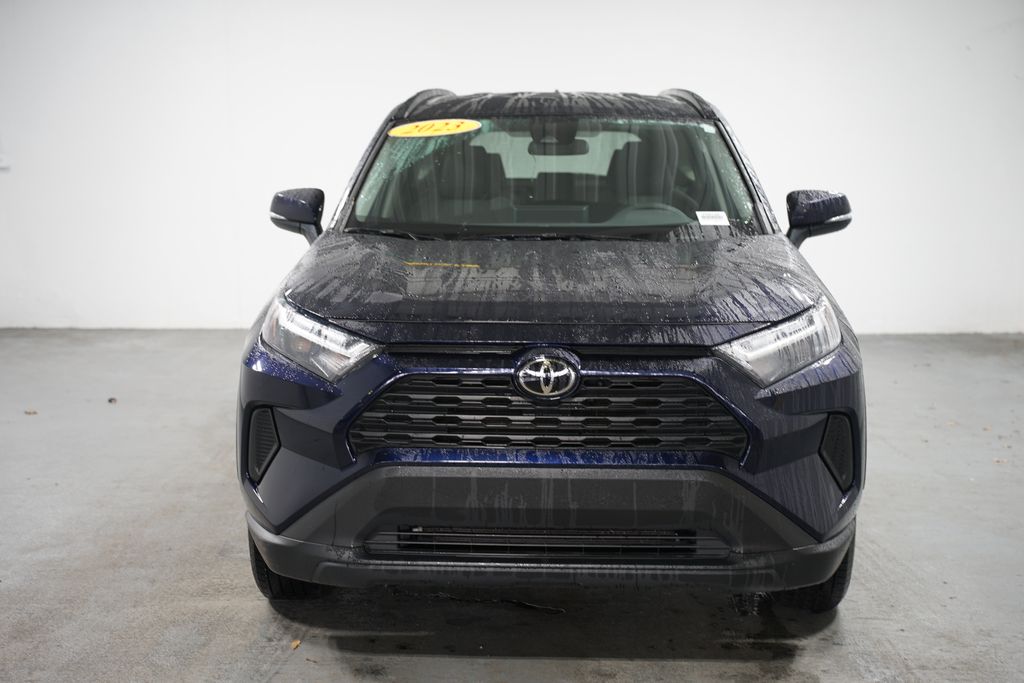 2023 Toyota RAV4 XLE 2