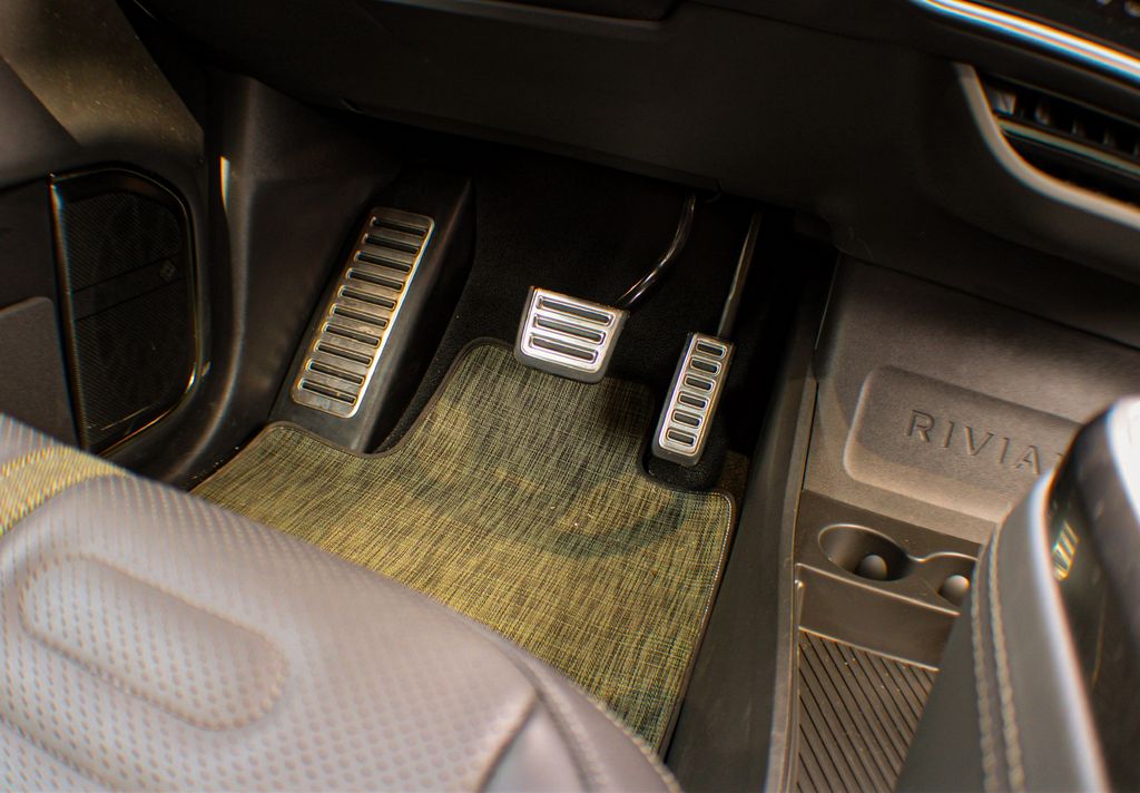 Interior 15