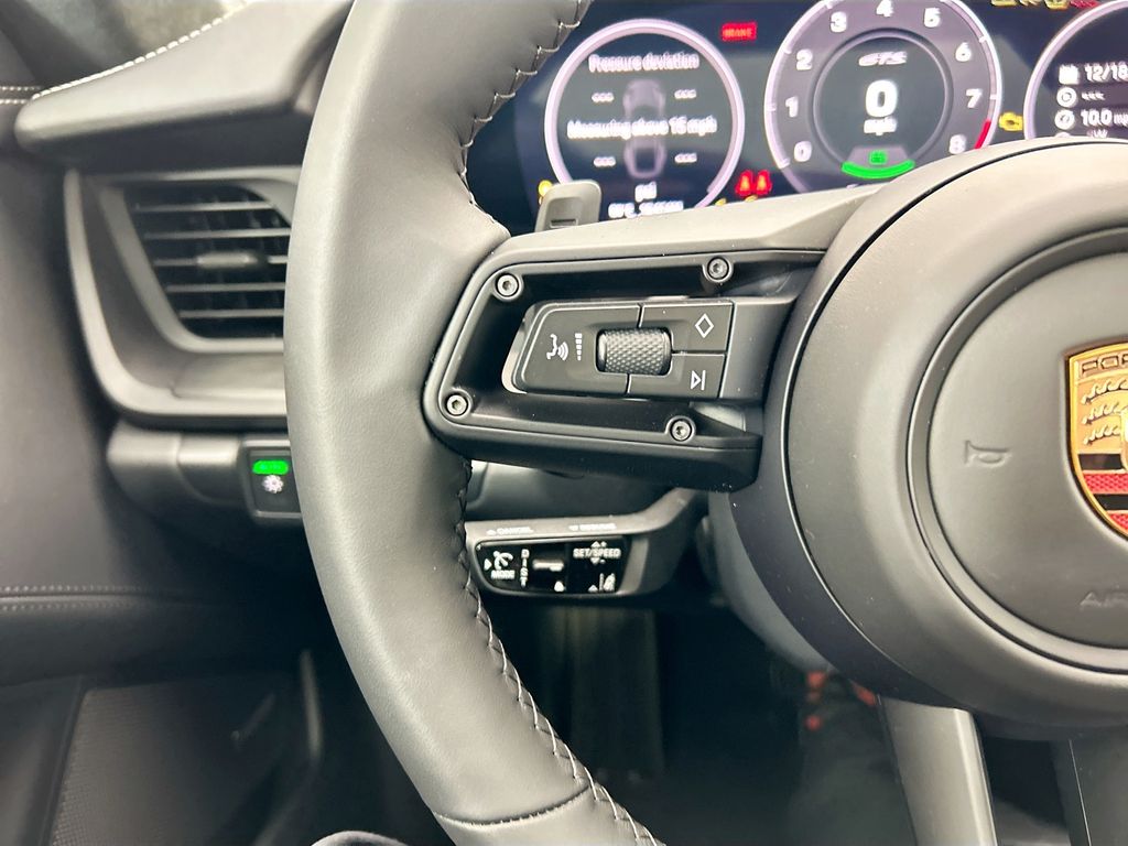 Thumbnail: 2026 Porsche 911 - 14