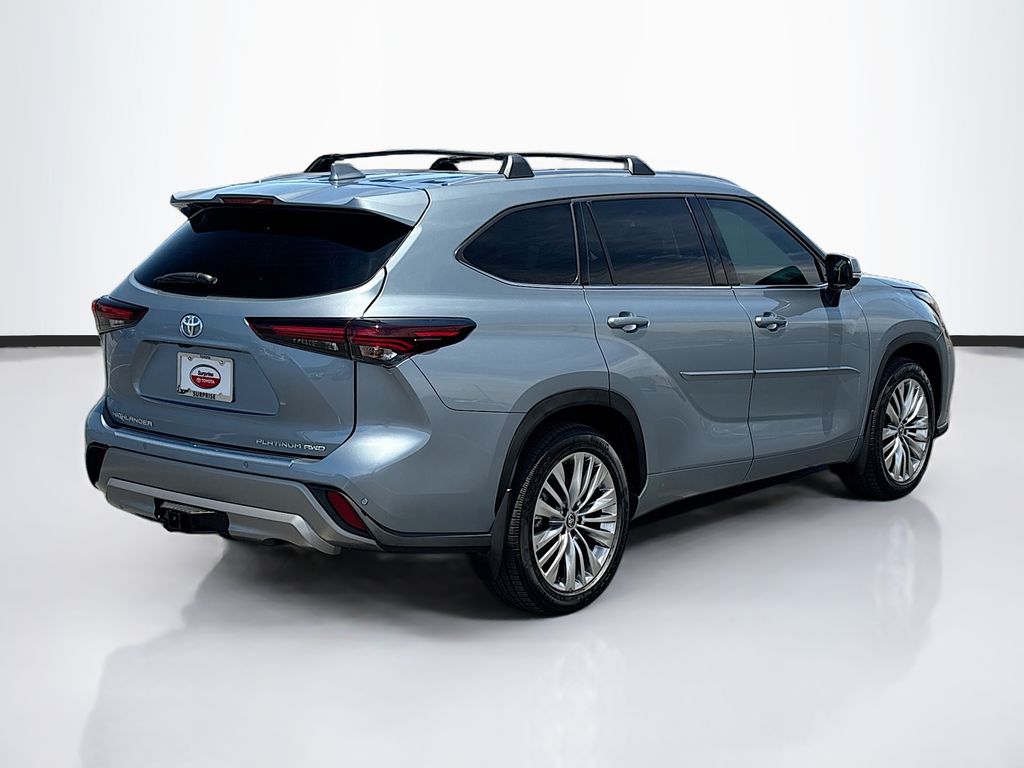 Thumbnail: 2024 Toyota Highlander - 5