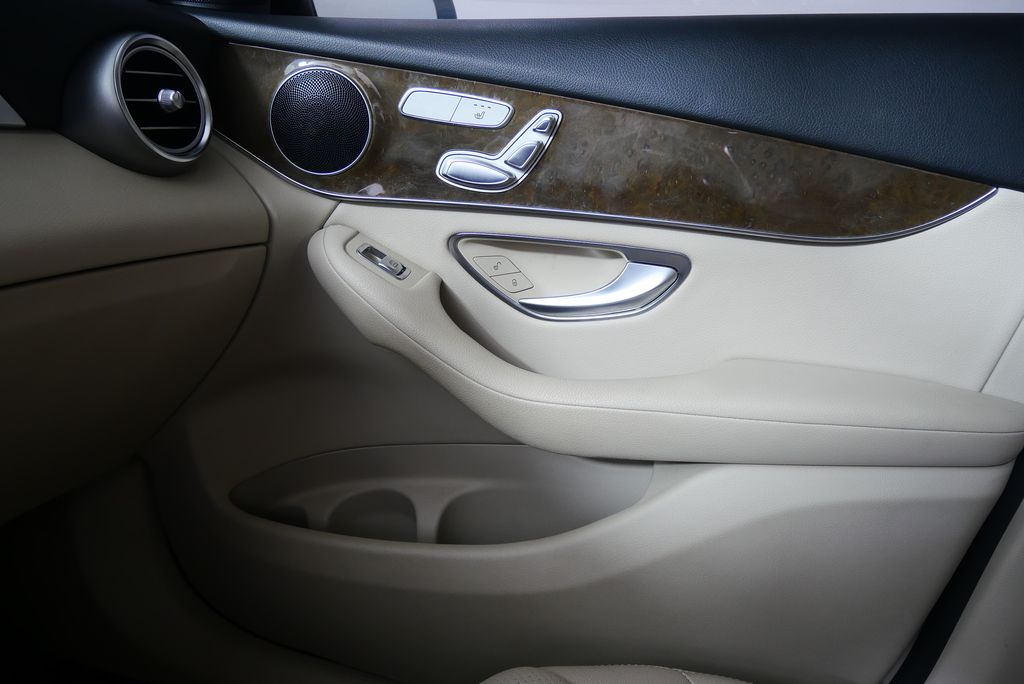 2018 Mercedes-Benz GLC 300 27