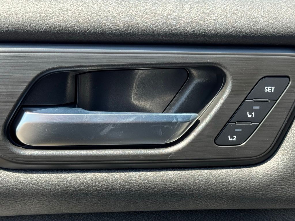 2025 Nissan Armada PRO-4X - Photo 14