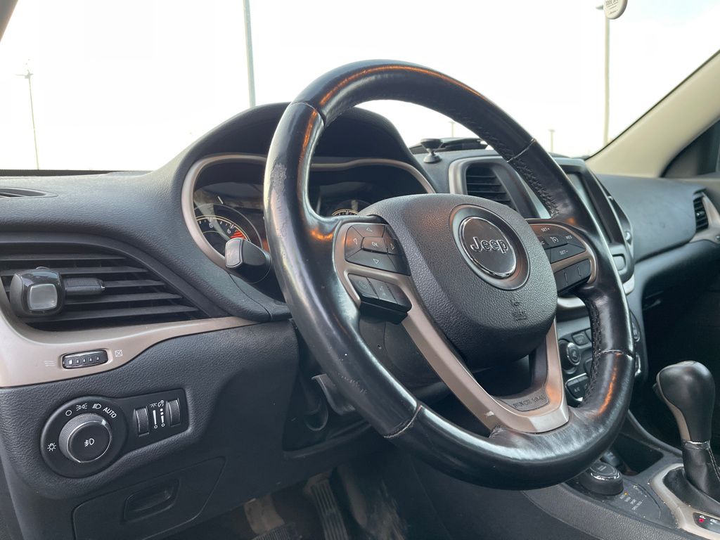 used 2016 Jeep Cherokee car, priced at $11,395