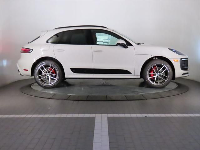 Thumbnail: 2026 Porsche Macan - 8