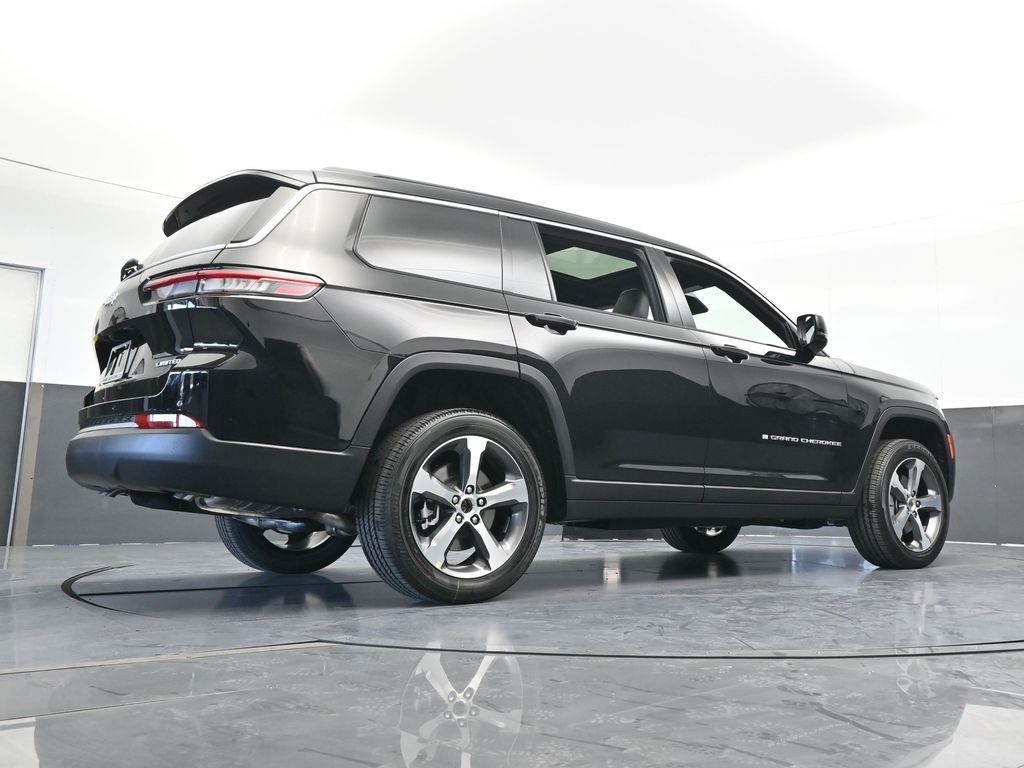 New 2026 Diamond Black Crystal Pearlcoat Jeep Limited image 58