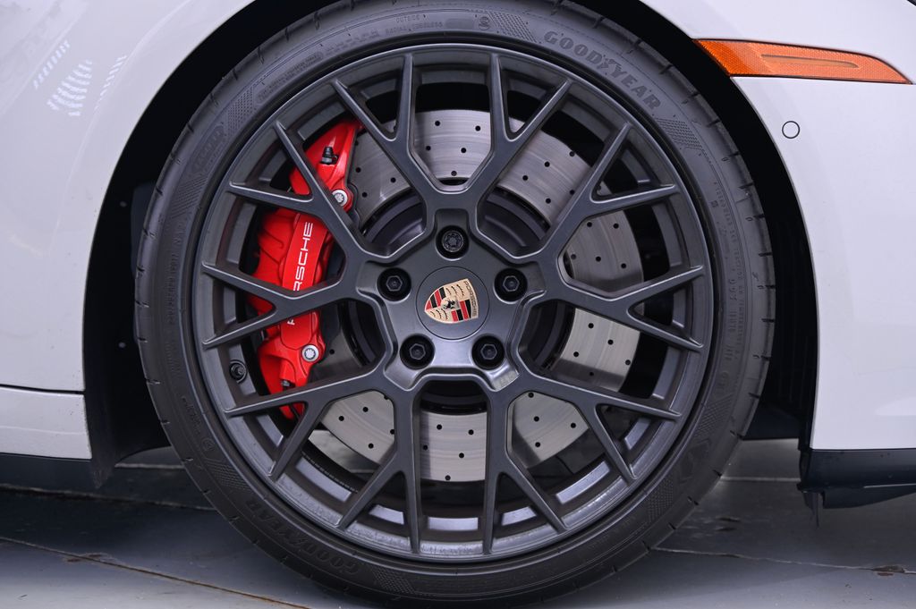 Thumbnail: 2026 Porsche 911 - 17