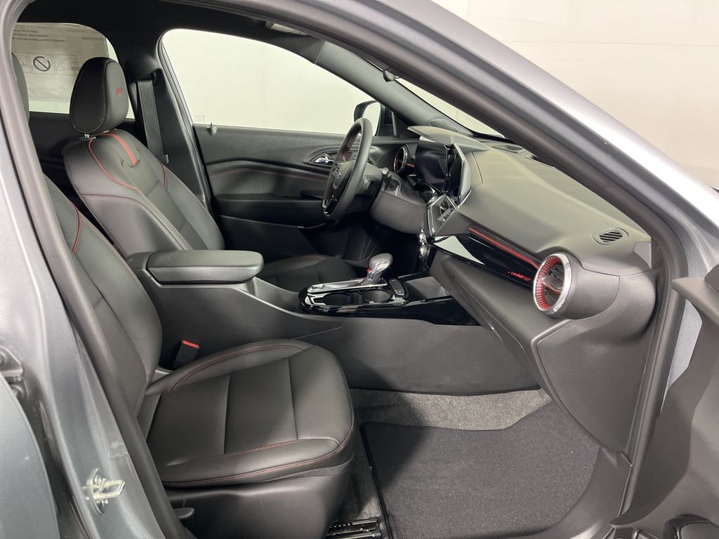 Thumbnail: 2026 Chevrolet Trax - 8