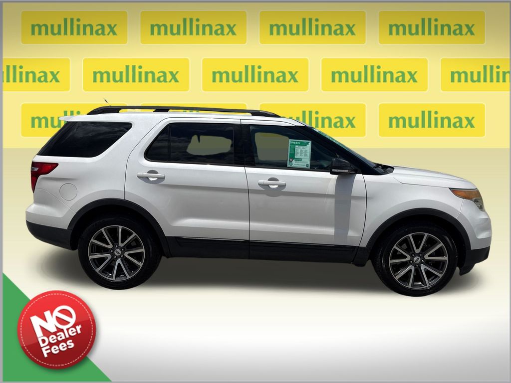 Used 2015 White Ford XLT image 2