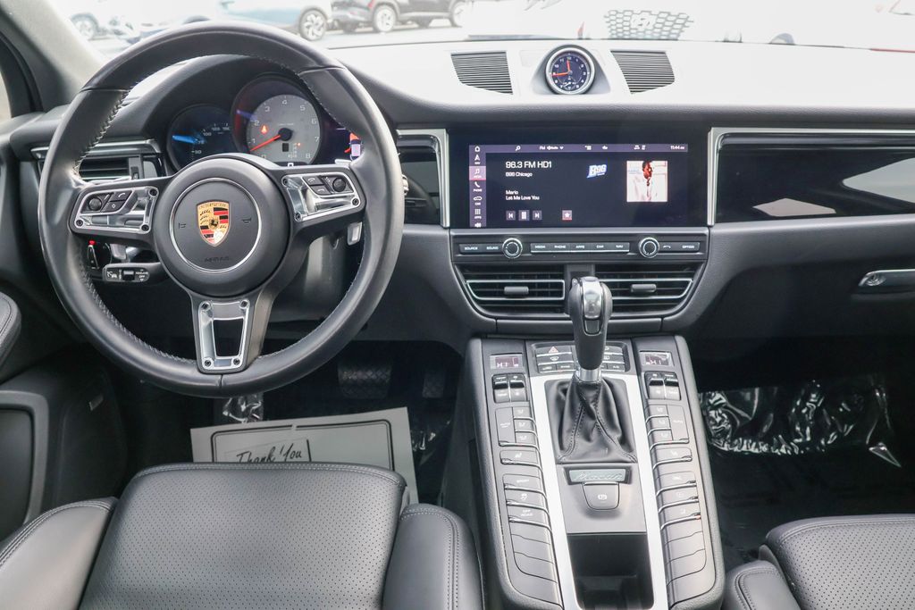 2021 Porsche Macan S 33