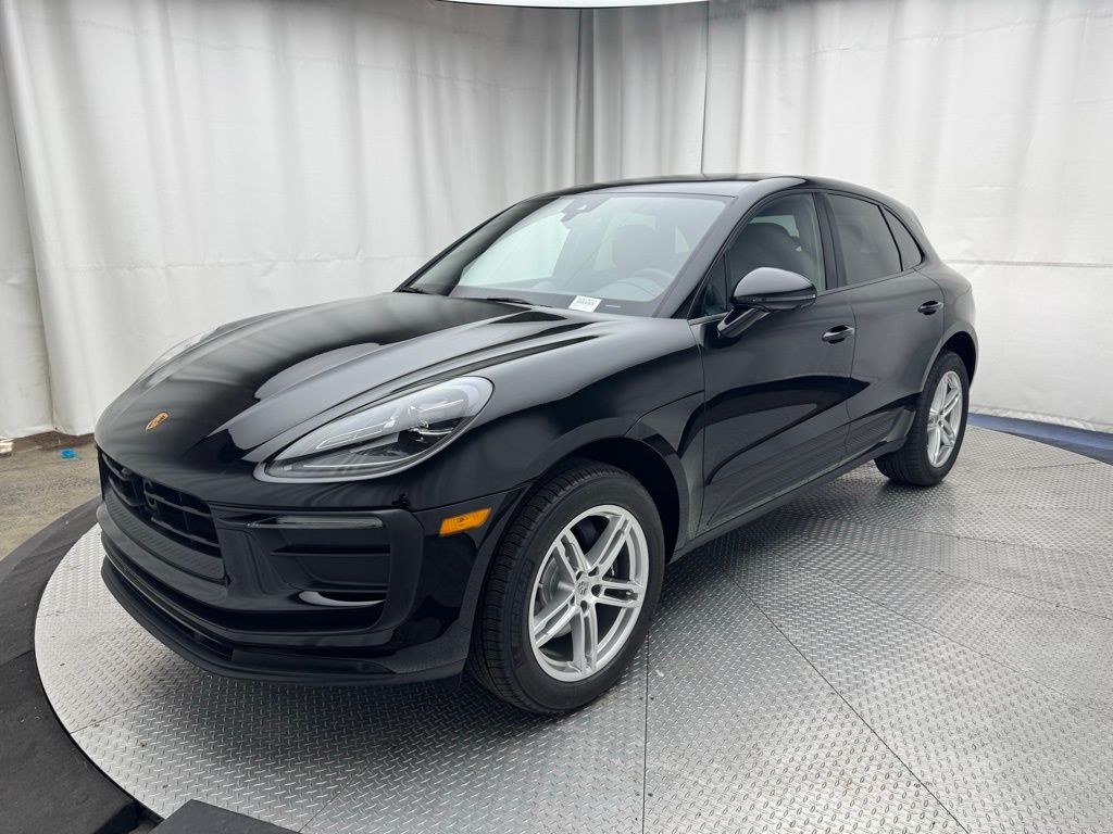 Thumbnail: 2025 Porsche Macan - 1