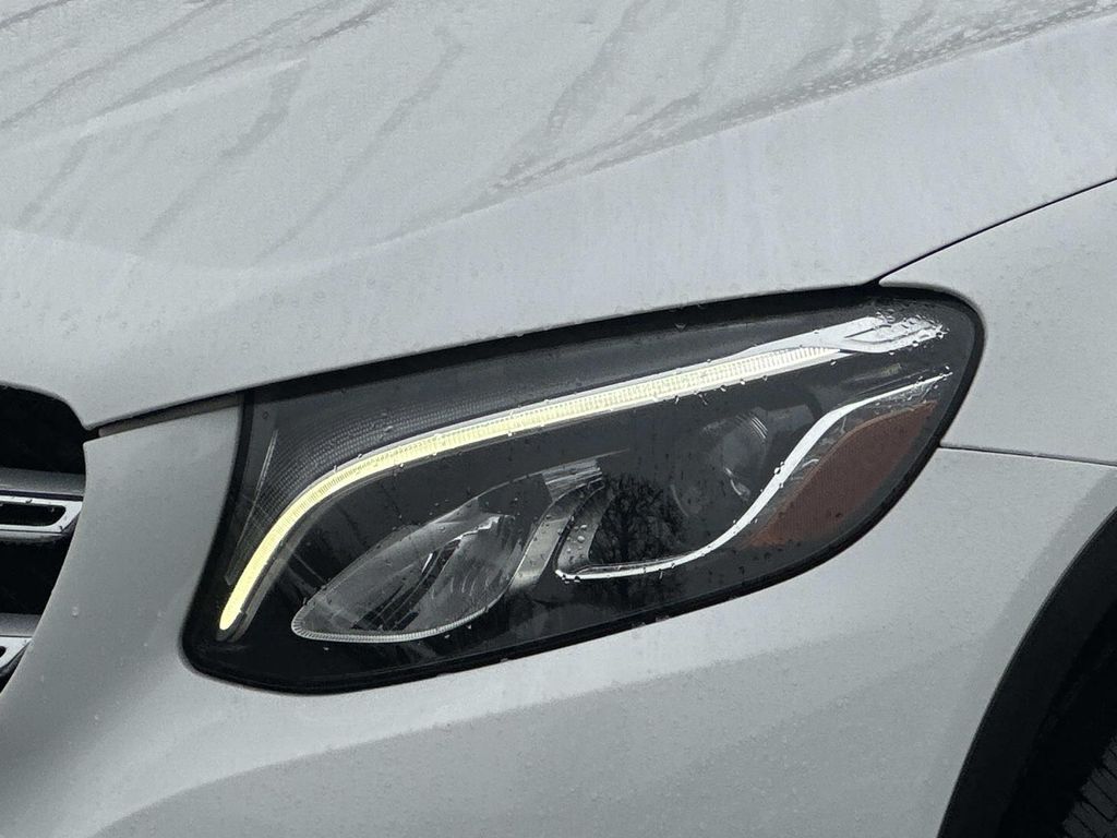 Thumbnail: 2018 Mercedes-Benz GLC - 3