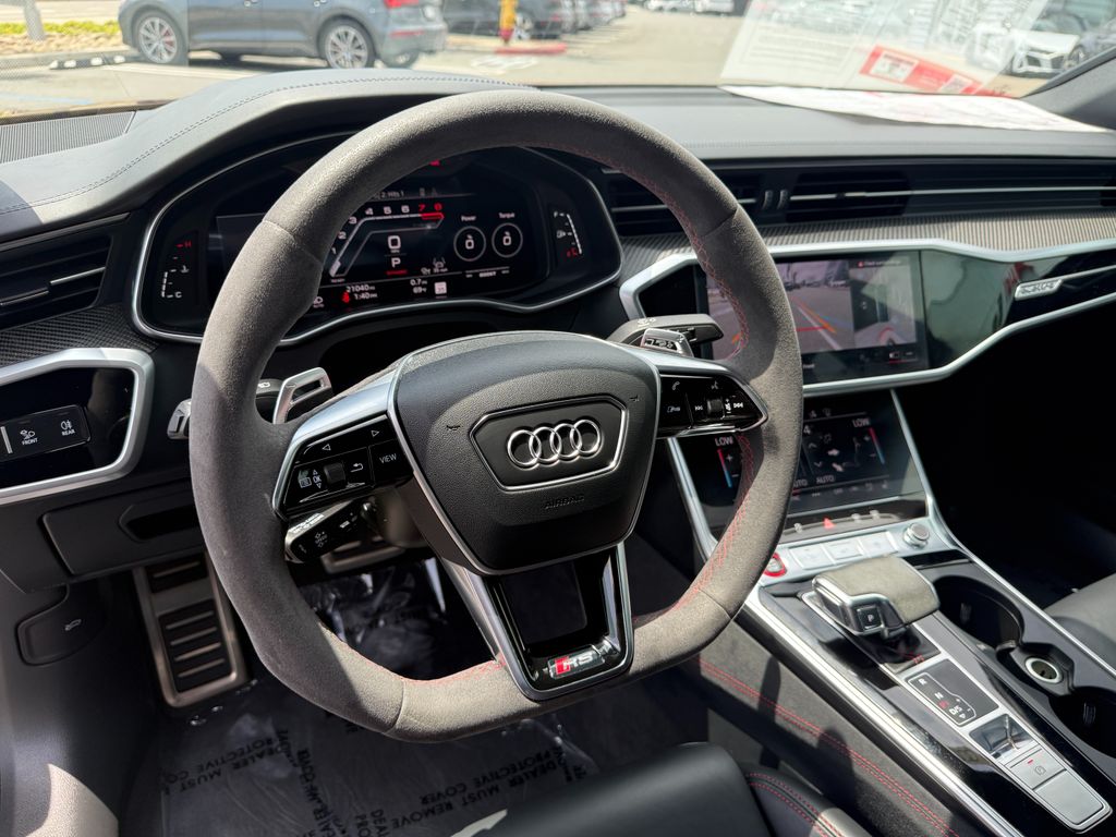 Thumbnail: 2023 Audi RS 7 - 13