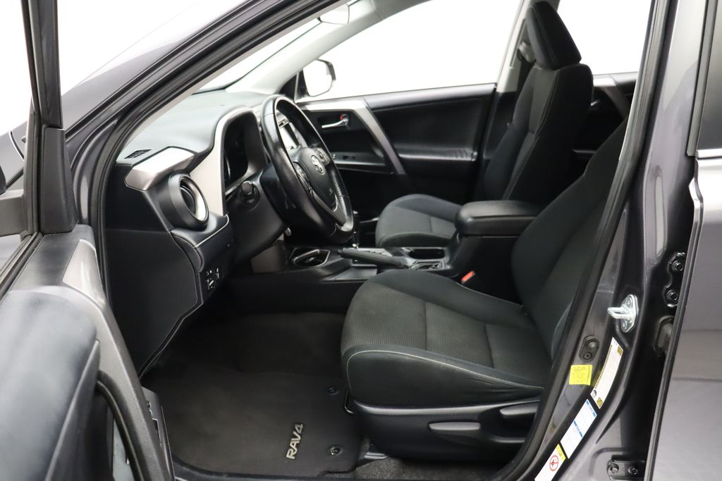 Thumbnail: 2016 Toyota RAV4 - 14