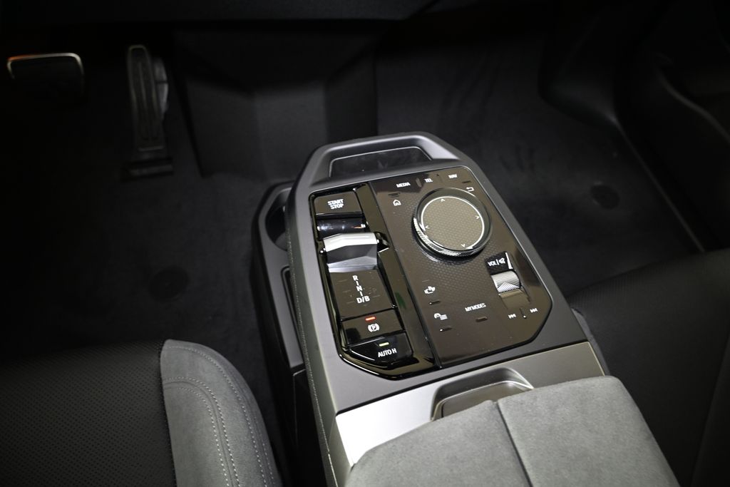 Thumbnail: 2026 BMW iX - 19