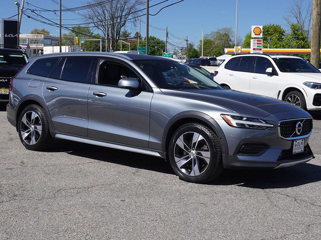 Used 2020 Gray Volvo T5 image 54