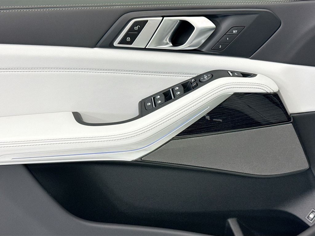Thumbnail: 2026 BMW X5 - 22