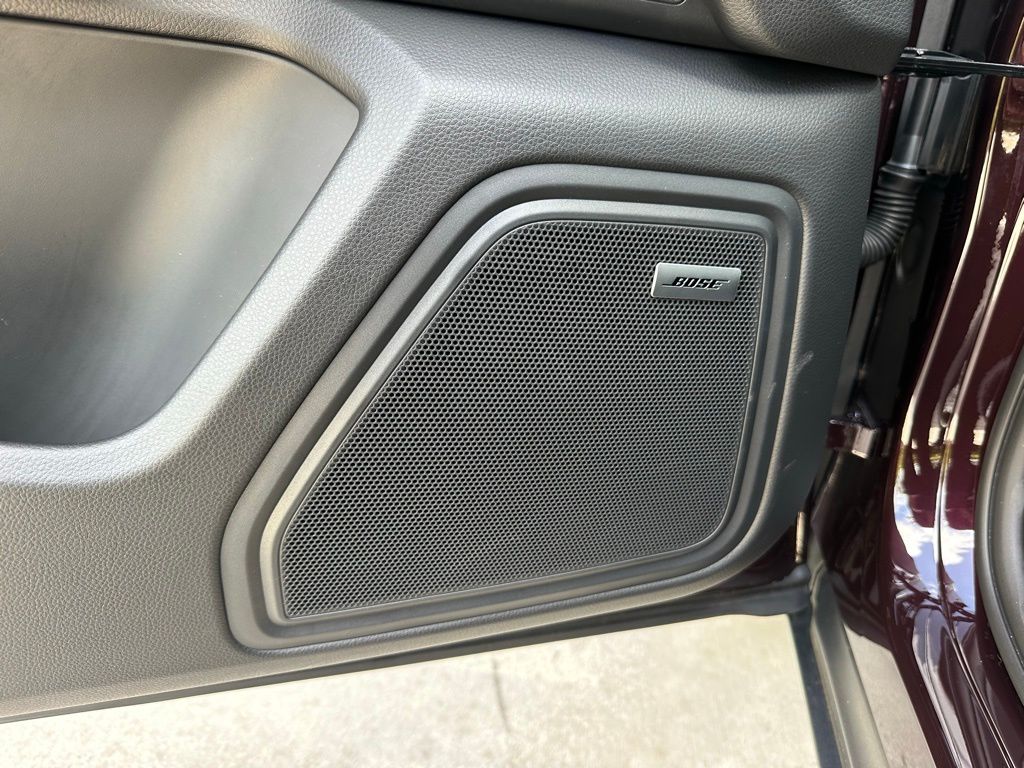 Thumbnail: 2026 Porsche Macan - 22