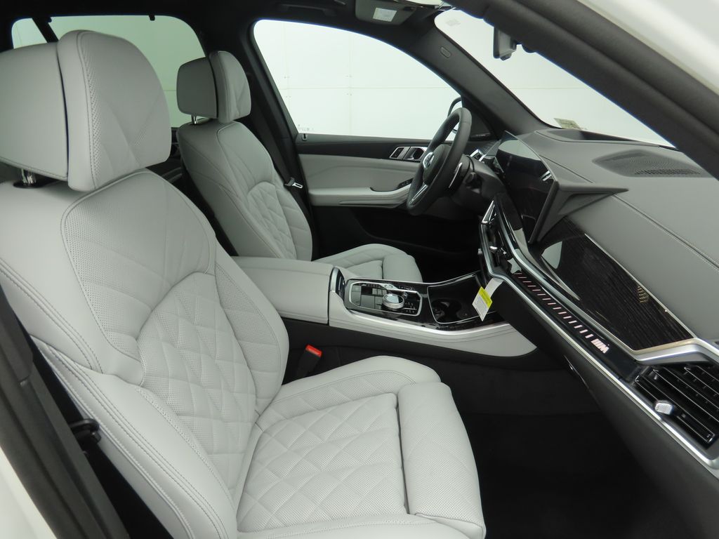 Thumbnail: 2026 BMW X5 - 21