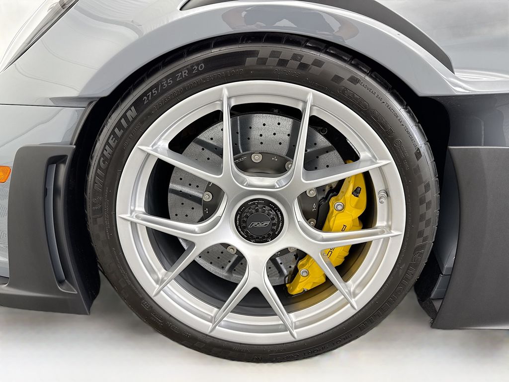 Thumbnail: 2025 Porsche 911 - 26