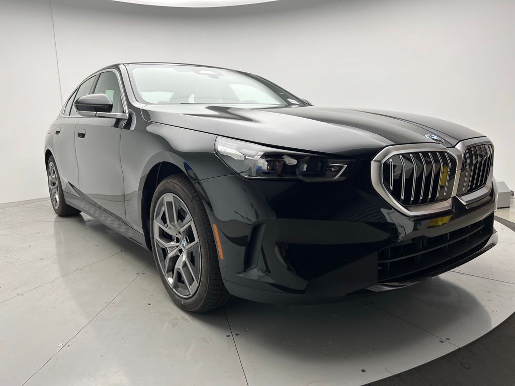 Thumbnail: 2026 BMW 5 Series - 2