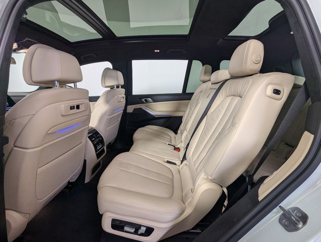 2022 BMW X7 xDrive40i photo