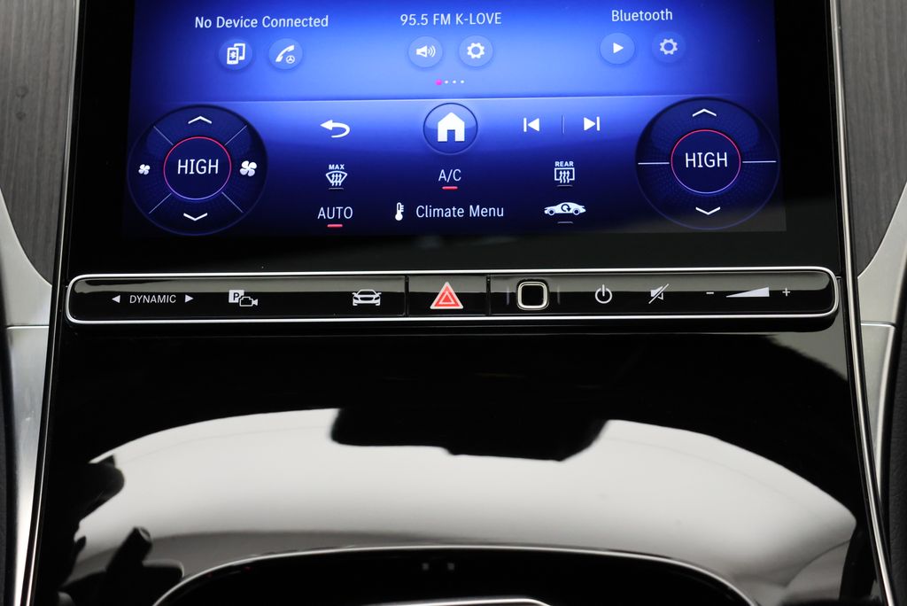 Thumbnail: 2025 Mercedes-Benz GLC - 27