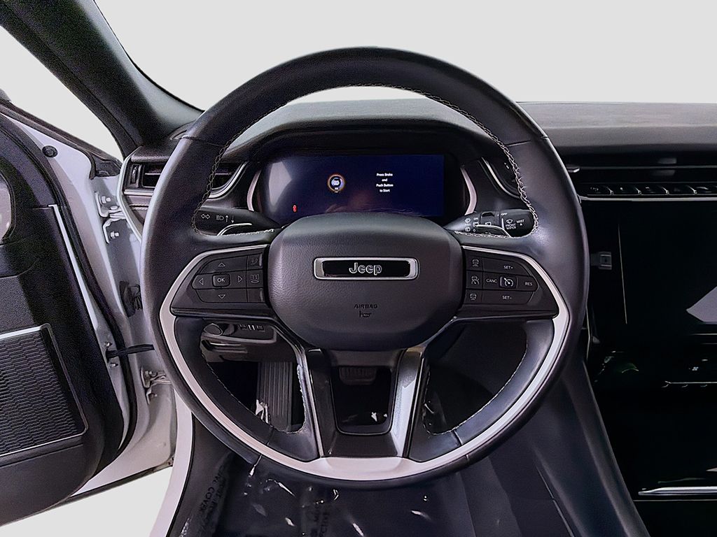 Used 2021 White Jeep Altitude image 33