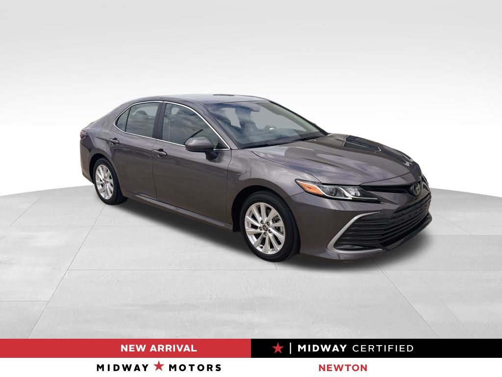 2024 Toyota Camry LE FWD