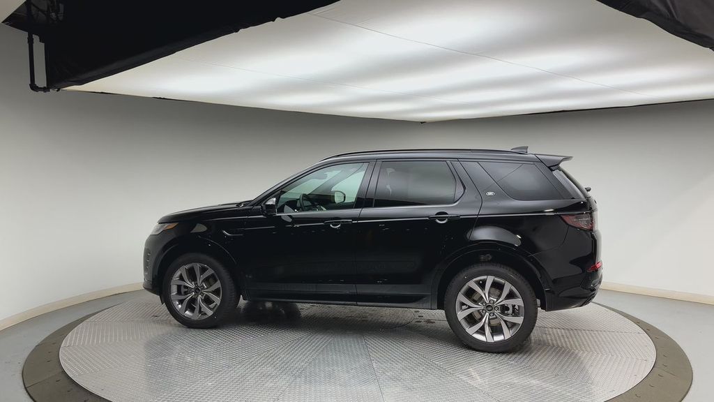 Thumbnail: 2026 Land Rover Discovery Sport - 5