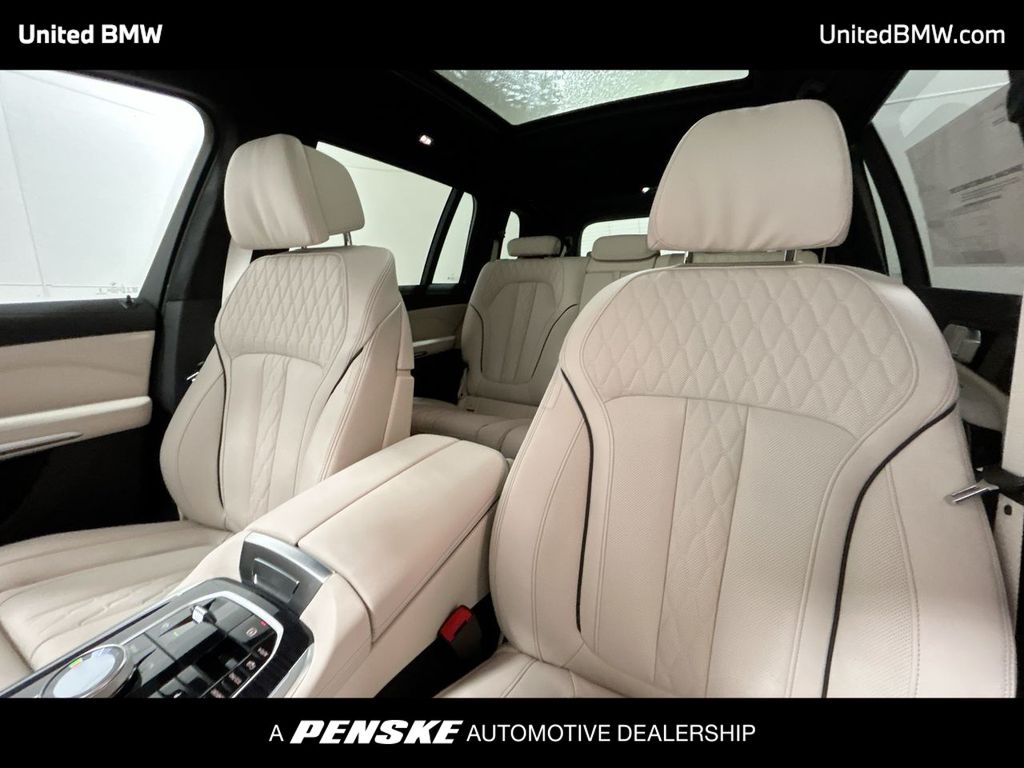 2025 BMW X7 xDrive40i 13