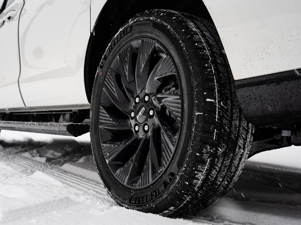 New 2026 White Lincoln Reserve image 21