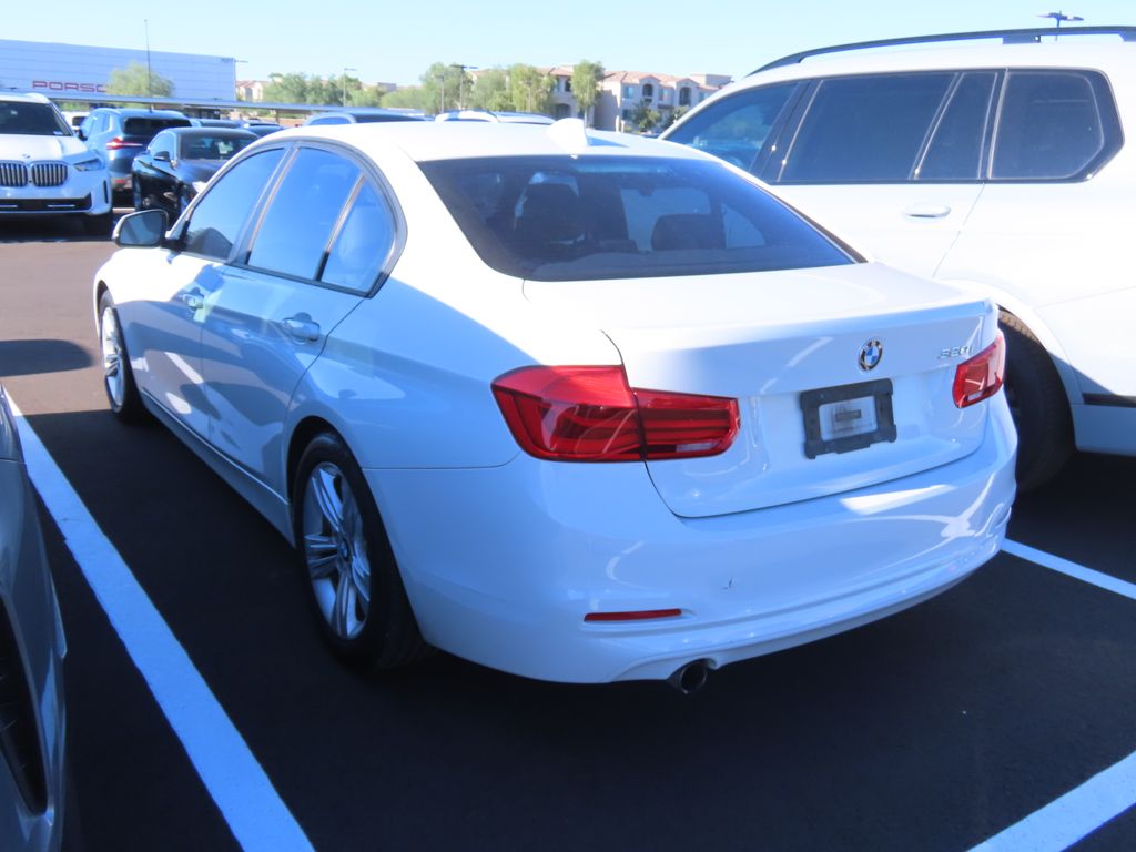 Thumbnail: 2016 BMW 3 Series - 4