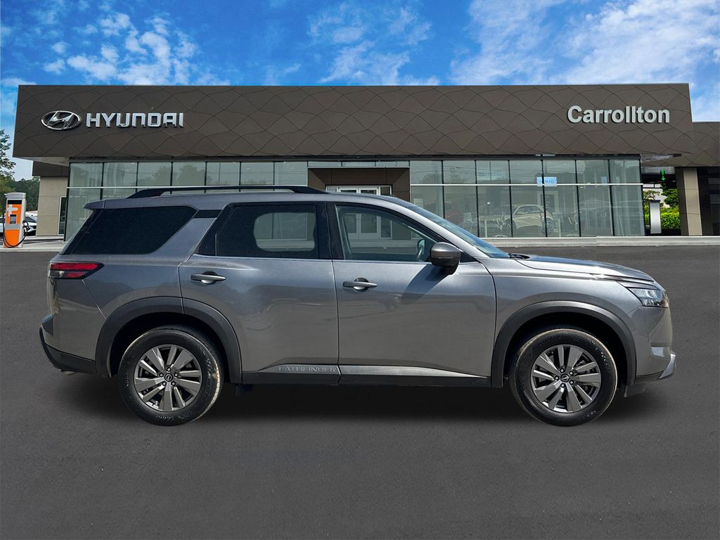 Used 2025 Gray Nissan SV image 4