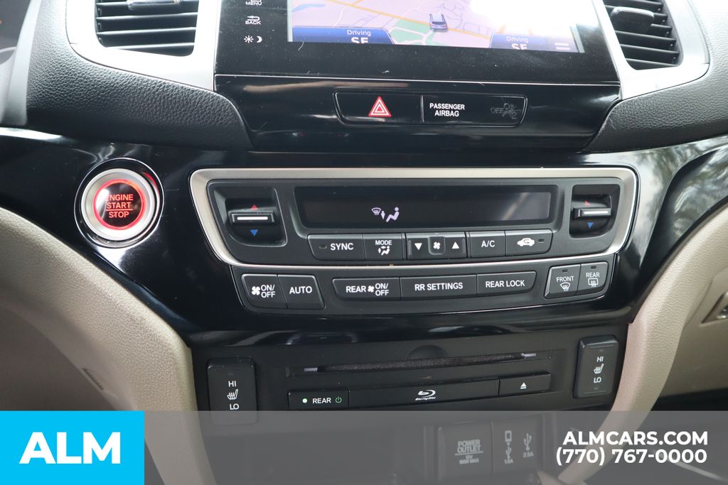 Used 2018  Honda Touring image 35