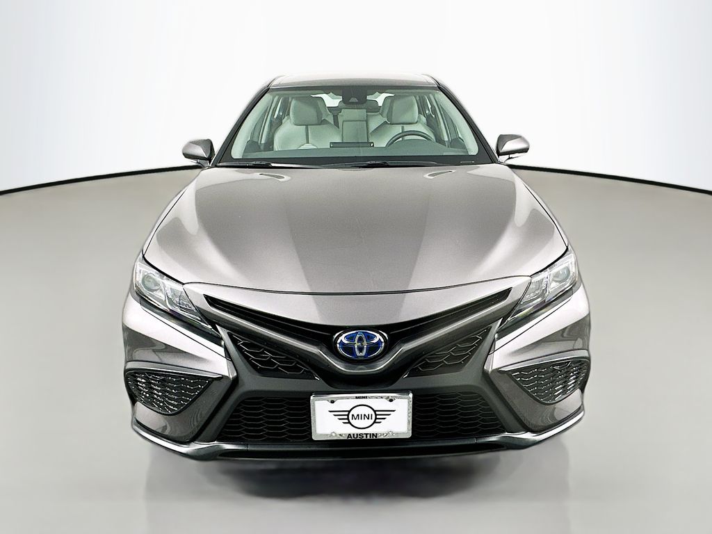 2023 Toyota Camry SE 2