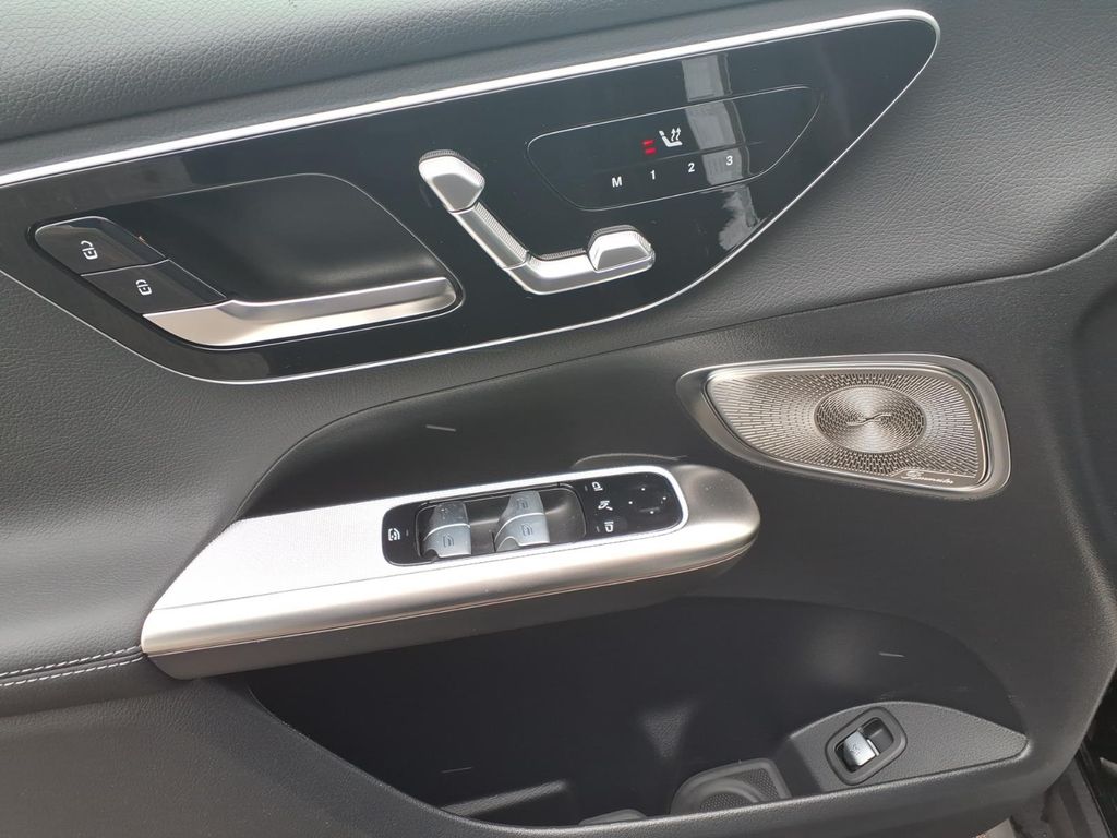 New 2026 Black Mercedes-Benz GLC 300 image 12