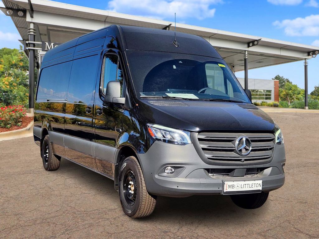 2024 Mercedes-Benz Sprinter 2500 Cargo 170 WB 2