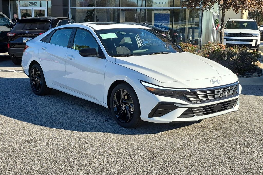 New 2026 White Hyundai SEL Sport image 4