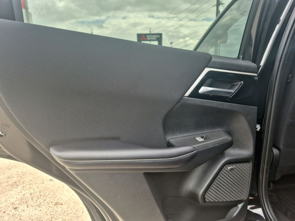 2025 Mitsubishi Outlander ES Black at Emmons Autoplex
