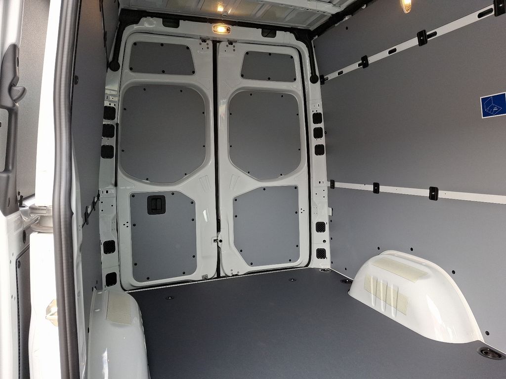 2025 Mercedes-Benz Sprinter 2500 7