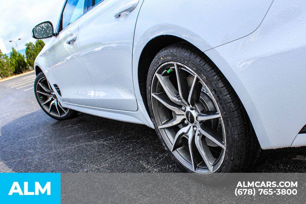 Used 2025 White Genesis 2.5T image 15