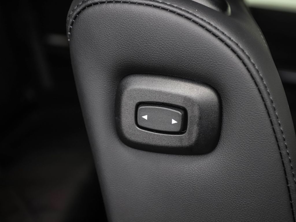 Thumbnail: 2023 BMW X7 - 30