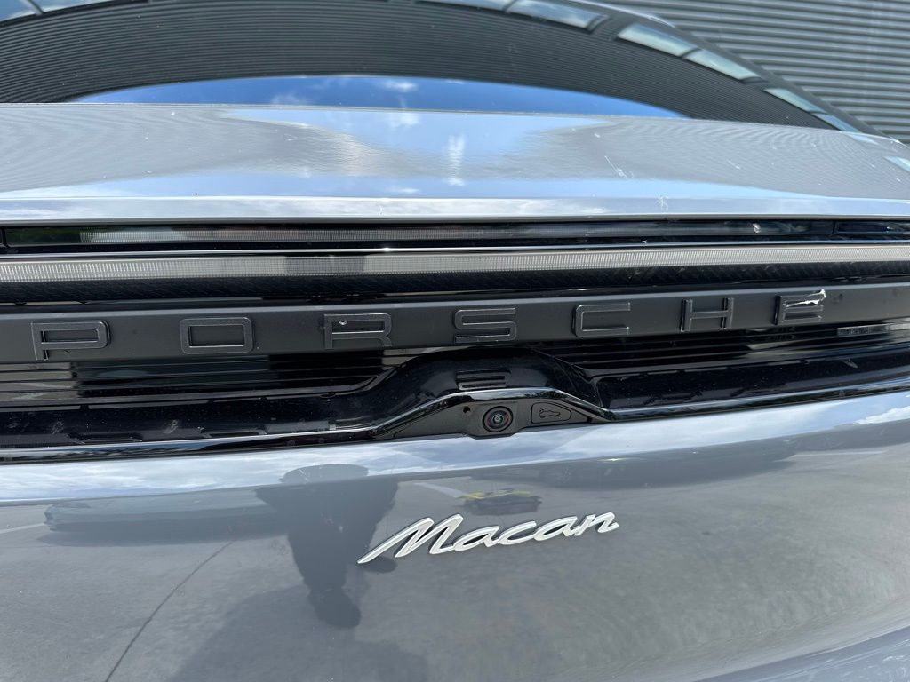 Thumbnail: 2025 Porsche Macan - 12