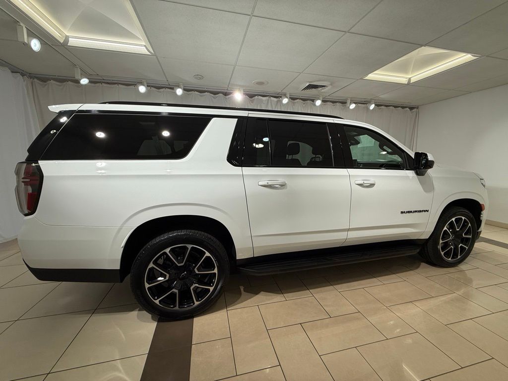 Thumbnail: 2023 Chevrolet Suburban - 5