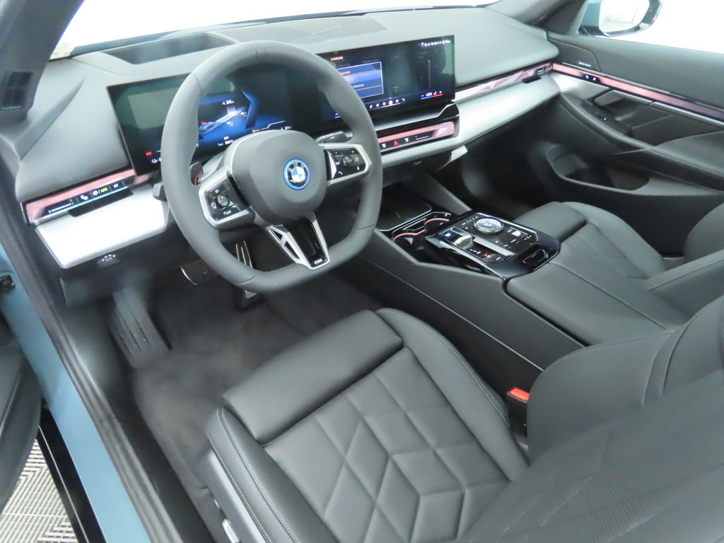 2025 BMW i5 eDrive40 9