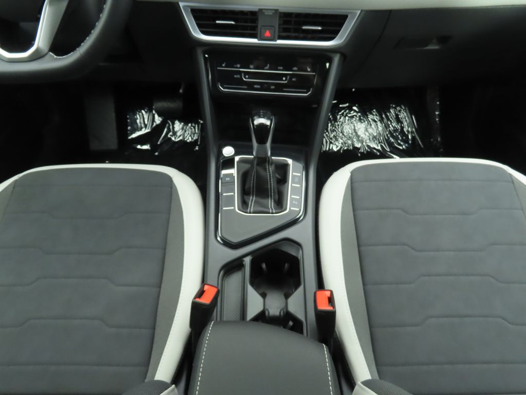 Thumbnail: 2025 Volkswagen Taos - 16