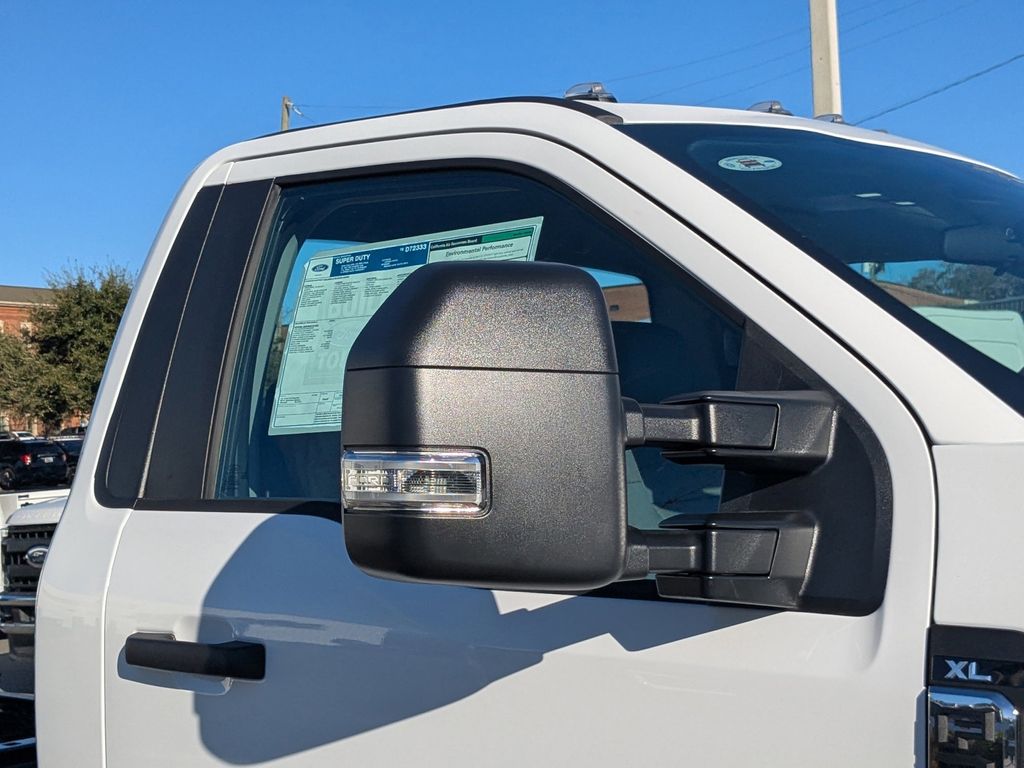 2026 Ford F-350 Chassis XL